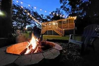 Image de River Daze Cabin - A cozy cabin right on the river