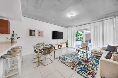 Image de Modern Miami Condo: 1br w/2 Queens, Terrace, Pool, Parking - Walkable Midtown