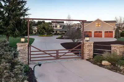 Image de Extraordinary Wine Country Property Santa Ynez / Los Olivos