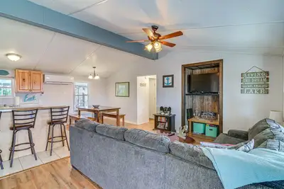 Image de Monticello Home w/ Deck & Fire Pit < 1 Mi to Water