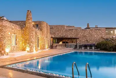Image de Stylish Cycladic Apartment with Amazing Sea/Sunset Views - A/C, Communal Terrace & Salt-Water Pool!