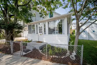 Image de Just steps away from the Boardwalk & Beaches, Walkable to Entertainment!