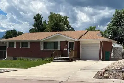 Image de Charming 3-bedroom house with WiFi and Ac in lovely Colorado Springs