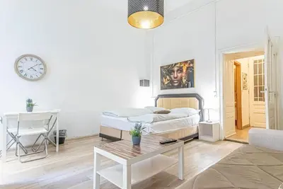 Image de Chic Apartment Suitable for Longstays in Lockdown