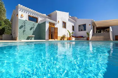 Image de Maison de vacances 'Ca Rulleta Jávea' avec vue sur la montagne, Wi-Fi et climatisation