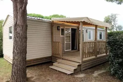 Image de C- Mobil-home Quatro - 4 Schlafzimmer 2 Duschräume 8 bis 10 Personen - 8 Pers. im Preis inbegriffen