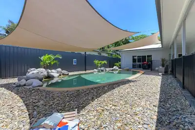 Image de Absolute Beachfront Family home