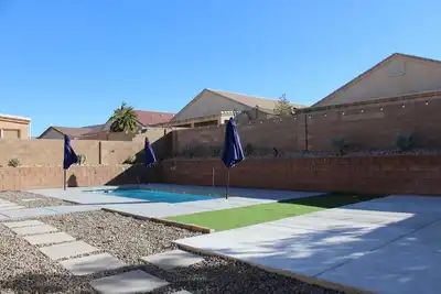 Image de The Mohave Fort: Pool & Patio\n