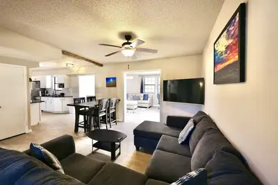 Image de Casa Capri! Minutes to Nm State University & Historic downtown Mesilla.