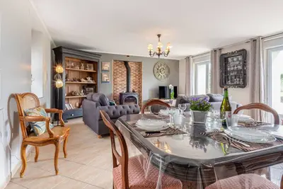 Image de Belle maison de vacances privée pour 4 personnes avec Wifi, Tv, terrasse, animaux admis et parking