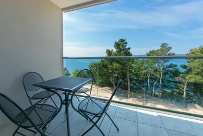Image de Appartement de deux chambres avec la terrasse et la vue sur le mer Brela, Makarska (A-19834-d)