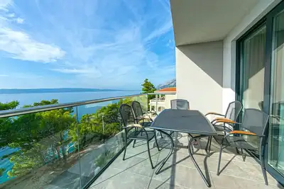 Image de Appartement de deux chambres avec la terrasse et la vue sur le mer Brela, Makarska (A-19834-h)