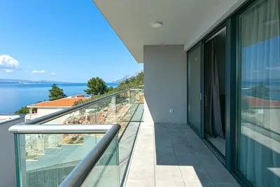 Image de Appartement de deux chambres avec la terrasse et la vue sur le mer Brela, Makarska (A-20229-c)