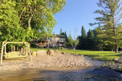 Image de Rainy Dream Vacation - Spacious accomodations, large yard, incredible view! \n\n