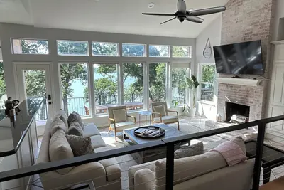 Image de Luxury Lake Front Getaway close to Dallas, Frisco, Little Elm
