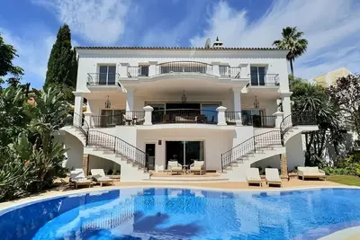 Image de Fabulous 8-bedroom Andalucian family Villa with panoramic vistas