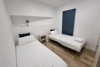 Image de 3 Dormitorios con un Balcón Ideal Para Familias o Viajes de Negocios