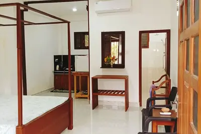 Image de Relaxation Redefined: Discover Serene Living in Hikkaduwa! 5min walk to Beach!