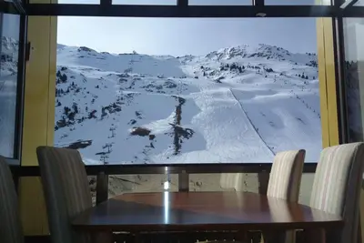 Image de Appartement ski-in\/ski-out avec garage, casier à skis, 1 chambre et séjour avec canapé-lit