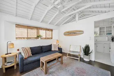 Image de Casita by the Waves: Coastal Comfort