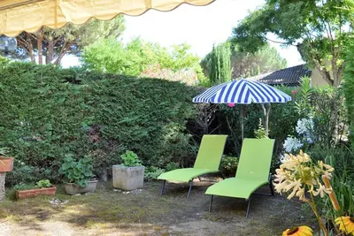Image de Appartement 2 pièces cabine avec terrasse, jardin, piscine et parking, proche plage - Le Lavandou