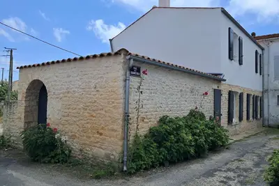 Image de Maison Rénovée 2024 à 2 Pas de la Plage – 8 Couchages, Wifi, Terrasse, Proche Pistes Cyclables
