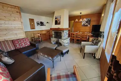Image de Chalet confortable à Val Thorens, 50m des pistes, 8 pers. , cheminée, parking, local à skis