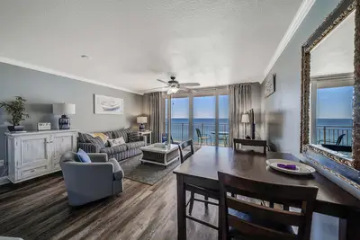 Image de 12th Floor 1br + Bunks at Emerald Beach: Central Location, Breathtaking Views