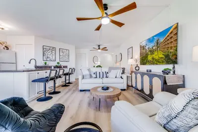 Image de Gorgeous Modern & Sophisticated Remodeled Ocean Front 2 Bedroom Condo