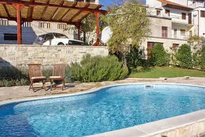 Image de Maison près de la mer avec la piscine Sumartin, Brac (K-3101)