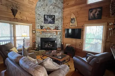 Image de Intro rates! Dog friendly! WIFi, pool table, Lake Buckhorn! ! 2kings or 3kings