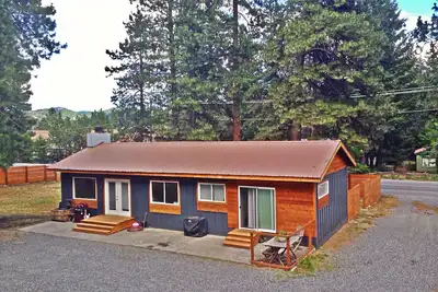 Image de Cozy home on private acreage, \n with a short walk to downtown Leavenworth.