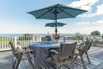 Image de Bayview Cottage 2 Br +Off. /Priv Beach/Hot Tub/Deck