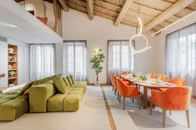 Image de Victory Penthouse Contemporary 3 Bedroom Luxury Apartment with Balcony in Lucca