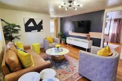 Image de Chic, Spacious Pet Friendly Apt Near Attractions\/Food\/Ewr\/Nyc