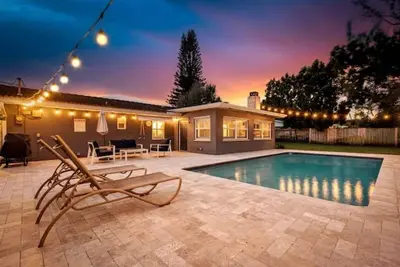 Image de Family Retreat! Pool, Kid's Playroom, Piano, Huge Yard, Snowbirds Welcome!