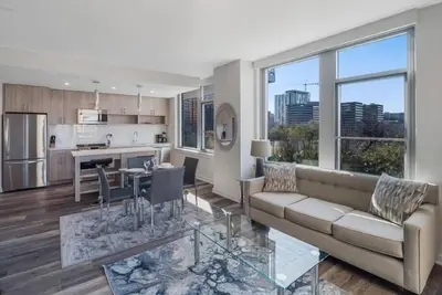 Image de Mins to Lake Anne Plaza | In\/Outdoor Yogs | Reston Town Center