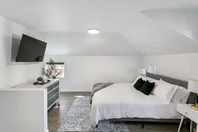 Image de 2- Story Entire Private Place