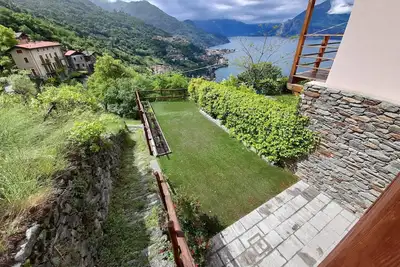 Image de Cozy Lake-View Home with Garden, Starlink Wi-Fi and Relaxing Veranda