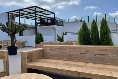 Image de Sleek Oasis in the Heart of Gibraltar - Sleeps 6