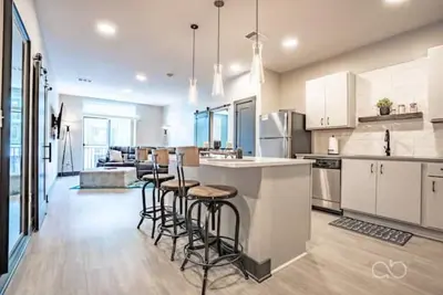 Image de 2 Bedroom 2 Bath Apt Near Downtown Louisville