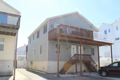 Image de 240 36th Street East