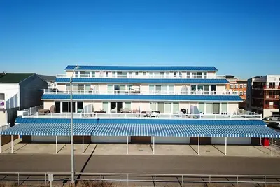 Image de 4200 Boardwalk Unit 203