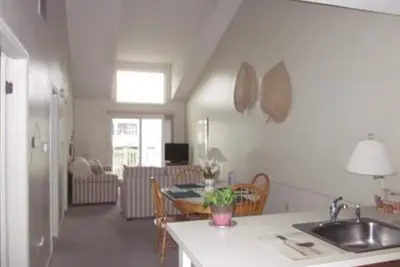 Image de 4400 Pleasure Avenue Unit 303