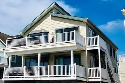 Image de 9304 Pleasure Ave 2nd Floor