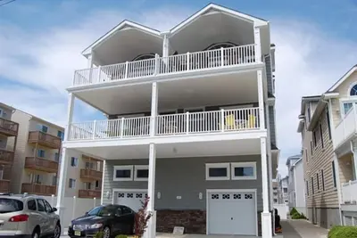 Image de 25 46th Street, Unit:East