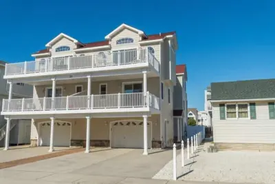 Image de 33 74th Street, Unit:East