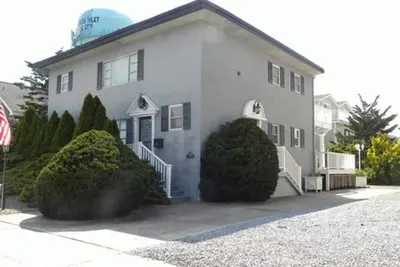 Image de 7908 Central Avenue 1st Floor