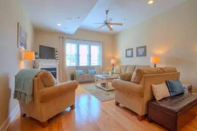 Image de 5904 Landis Avenue Unit 204
