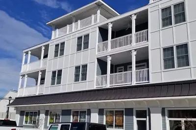 Image de 33 42nd street Unit 202